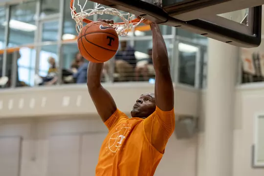 KNOXVILLE, TN - 2021.09.28 - Practice