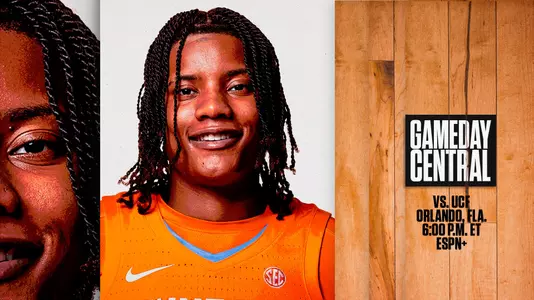 Alexus Dye Hoops Central Graphic