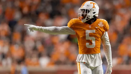 KNOXVILLE, TN - September 02, 2021 - Defensive back Kenneth George Jr. #5 of the Tennessee Volunteers during the game between the Bowling Green Falcons and the Tennessee Volunteers at Neyland Stadium in Knoxville, TN. Photo By Andrew Ferguson/Tennessee Athletics