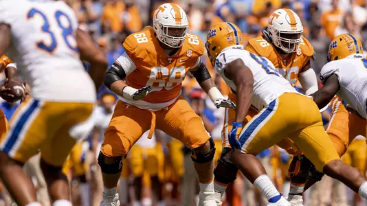 KNOXVILLE, TN - September 11, 2021 - Offensive lineman Cade Mays #68 of the Tennessee Volunteers during the game between the Pittsburgh Panthers and the Tennessee Volunteers at Neyland Stadium in Knoxville, TN. Photo By Andrew Ferguson/Tennessee Athletics