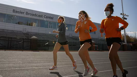 KNOXVILLE, TN - DECEMBER 10, 2020 - Avery Jackson, Callie Tucker, and Msgana Araya of the Tennessee Volunteers during practice at Tom Black Track At LaPorte Stadium in Knoxville, TN. Photo By Caleb Jones/Tennessee Athletics