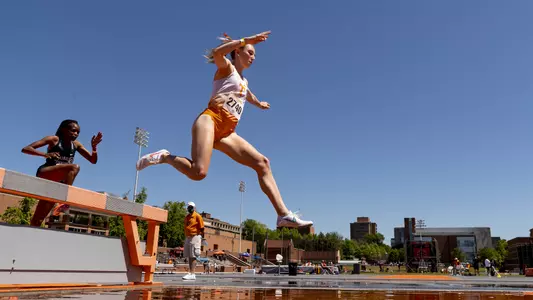 KNOXVILLE, TN - May 01, 2021 - Katie Thronson of the Tennessee Volunteers during the Tennessee Challenge at Tom Black Track At LaPorte Stadium in Knoxville, TN. Photo By Andrew Ferguson/Tennessee Athletics