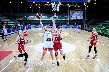 Marta Suárez action vs. Czech Republic