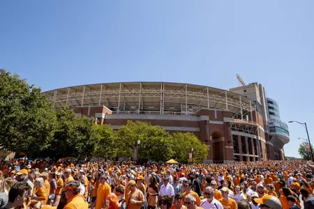 Neyland Outside