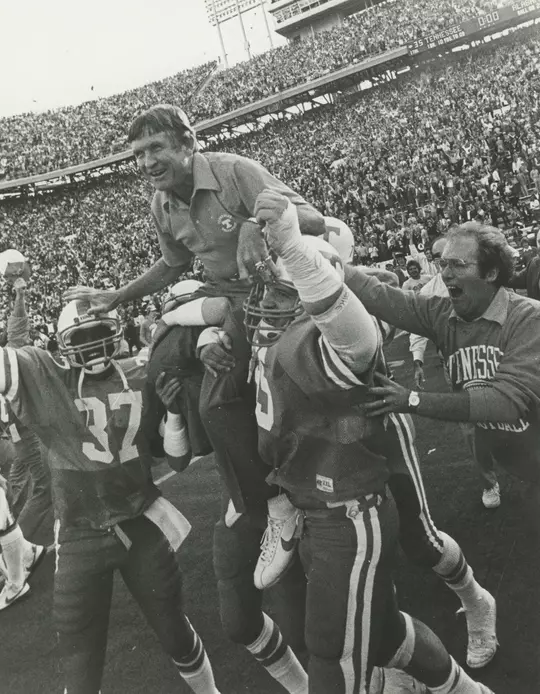 KNOXVILLE, TN - Johnny Majors