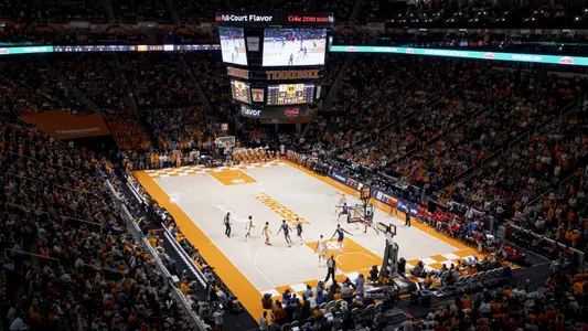 KNOXVILLE, TN - 2021.12.22 - Tennessee vs. Arizona