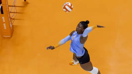 KNOXVILLE, TN - August 27, 2022 - Middle blocker Morgahn Fingall #7 of the Tennessee Lady Volunteers during the Tennessee Classic game between the Purdue Boilermakers and the Tennessee Lady Volunteers at Thompson?Boling Arena in Knoxville, TN. Photo By Andrew Ferguson/Tennessee Athletics