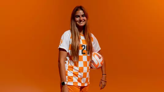 KNOXVILLE, TN - August 01, 2022 - Defender/Midfielder Lawson Renie #24 of the Tennessee Lady Volunteers portrait taken during 2022 Soccer Photo Day in Knoxville, TN. Photo By Andrew Ferguson/Tennessee Athletics