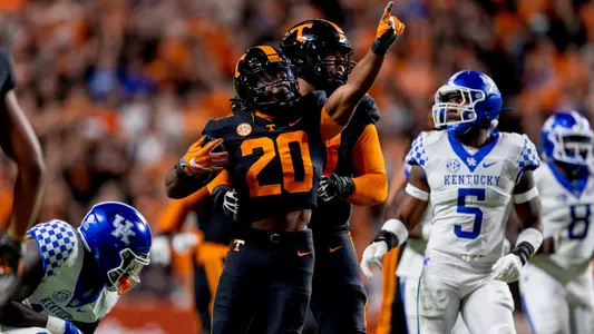 KNOXVILLE, TN - October 29, 2022 - Running back Jaylen Wright #20 of the Tennessee Volunteers during the game between the Kentucky Wildcats and the Tennessee Volunteers at Neyland Stadium in Knoxville, TN. Photo By Andrew Ferguson/Tennessee Athletics