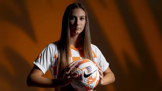 KNOXVILLE, TN - August 01, 2022 - Midfielder Jordan Fusco #11 of the Tennessee Lady Volunteers portrait taken during 2022 Soccer Photo Day in Knoxville, TN. Photo By Andrew Ferguson/Tennessee Athletics