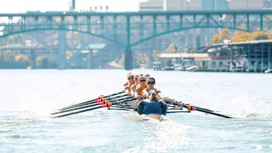 KNOXVILLE, TN - October 06, 2022 - \row during practice at ***Missing*** in Knoxville, TN. Photo By Kate Luffman/Tennessee Athletics