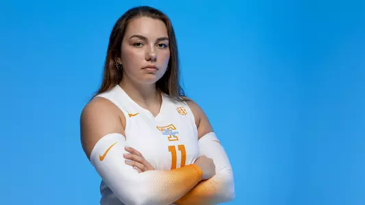 KNOXVILLE, TN - July 19, 2022 - Setter Caroline Kerr #11 of the Tennessee Lady Volunteers portrait taken during 2022 Volleyball Photo Day in Knoxville, TN. Photo By Andrew Ferguson/Tennessee Athletics