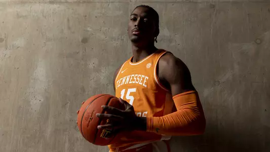 KNOXVILLE, TN - October 12, 2022 - Guard Jahmai Mashack #15 of the Tennessee Volunteers portrait taken during 2022 Photo Day at Thompson-Boling Arena in Knoxville, TN. Photo By Andrew Ferguson/Tennessee Athletics