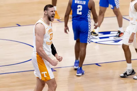 TAMPA, FL - March 12, 2022 - Forward Uros Plavsic #33 of the Tennessee Volunteers during the 2022 SEC Men?s Basketball Tournament semifinal game between the Kentucky Wildcats and the Tennessee Volunteers at Amalie Arena in Tampa, Fl. Photo By Andrew Ferguson/Tennessee Athletics