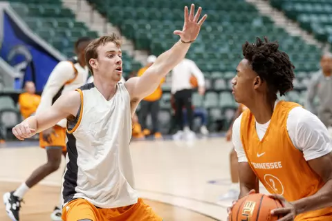 FRISCO, TX - October 28, 2022 - Guard Kent Gilbert #21 of the Tennessee Volunteers during shoot around before the Legends of Basketball Classic exhibition game against the Gonzaga Bulldogs at the Comerica Center in Frisco, TX. Photo By Ian Cox/Tennessee Athletics