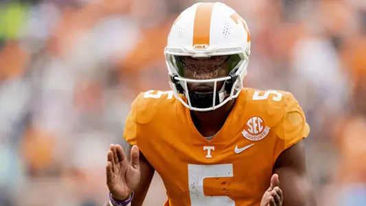 KNOXVILLE, TN - November 12, 2022 - Quarterback Hendon Hooker #5 of the Tennessee Volunteers during the game between the Missouri Tigers and the Tennessee Volunteers at Neyland Stadium in Knoxville, TN. Photo By Andrew Ferguson/Tennessee Athletics