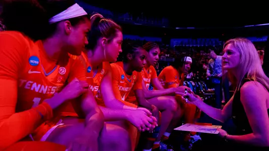 WICHITA, KS - March 26, 2022 - Head Coach Kellie Harper and the Tennessee Lady Volunteers before the 2022 NCAA Women's Basketball Tournament Sweet Sixteen game between the Louisville Cardinals and the Tennessee Lady Volunteers at Intrust bank Arena in Wichita, KS. Photo By Andrew Ferguson/Tennessee Athletics
