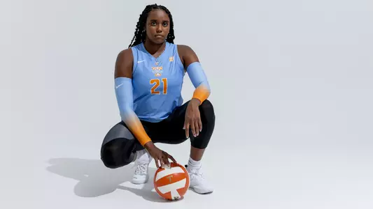 KNOXVILLE, TN - July 19, 2022 - Middle blocker Danielle Mahaffey #21 of the Tennessee Lady Volunteers portrait taken during 2022 Volleyball Photo Day in Knoxville, TN. Photo By Andrew Ferguson/Tennessee Athletics