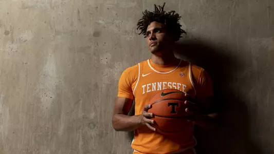 KNOXVILLE, TN - October 12, 2022 - Guard Alec Kegler #24 of the Tennessee Volunteers portrait taken during 2022 Photo Day at Thompson-Boling Arena in Knoxville, TN. Photo By Andrew Ferguson/Tennessee Athletics