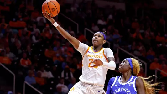 Jordan Horston lay up vs. Rhyne Howard