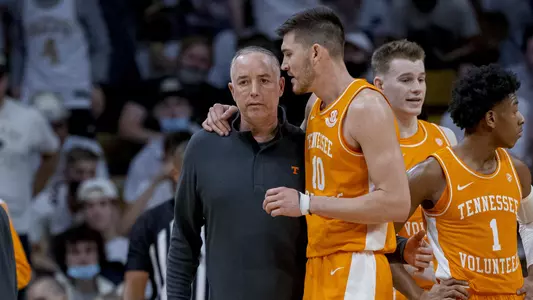BOULDER, CO - 2021.12.04 - Tennessee vs. Colorado Ken McDonald