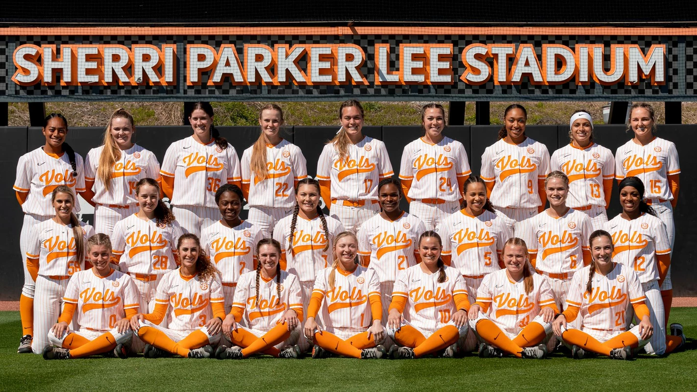 KNOXVILLE, TN - 2022.04.01 - Softball Team Photo