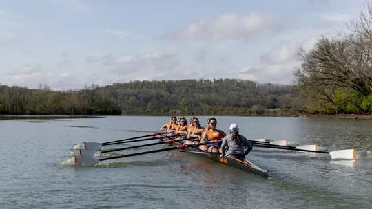 KNOXVILLE, TN - 2022.04.12 - Rowing Practice