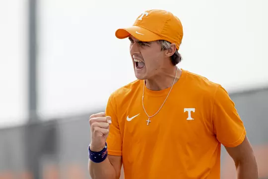 KNOXVILLE, TN - April 15, 2022 - Adam Walton of the Tennessee Volunteers during the game between the Alabama Crimson Tide and the Tennessee Volunteers at Barksdale Stadium in Knoxville, TN. Photo By Andrew Ferguson/Tennessee Athletics