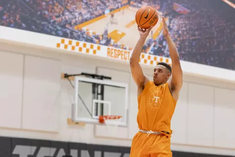 KNOXVILLE, TN - June 14, 2022 - Guard Tyreke Key #4 of the Tennessee Volunteers during practice at Pratt Pavilion in Knoxville, TN. Photo By Andrew Ferguson/Tennessee Athletics