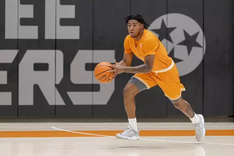 KNOXVILLE, TN - June 14, 2022 - Guard B.J. Edwards #1 of the Tennessee Volunteers during practice at Pratt Pavilion in Knoxville, TN. Photo By Andrew Ferguson/Tennessee Athletics