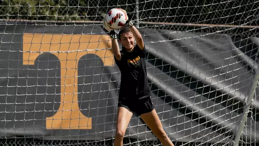 KNOXVILLE, TN - August 08, 2022 - Goalkeeper Abby Reisz #48 of the Tennessee Lady Volunteers during practice at Regal Soccer Stadium in Knoxville, TN. Photo By Andrew Ferguson/Tennessee Athletics