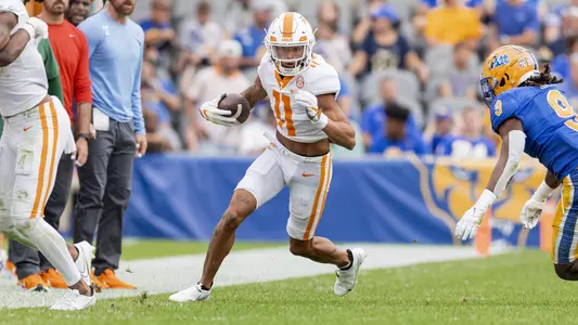 PITTSBURGH, PA - September 10, 2022 - Wide receiver Jalin Hyatt #11 of the Tennessee Volunteers during the game between the Pittsburgh Panthers and the Tennessee Volunteers at Acrisure Stadium in Pittsburgh, PA. Photo By Andrew Ferguson/Tennessee Athletics