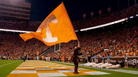 KNOXVILLE, TN - SEPTEMBER 01, 2022 - Davey Crockett during the game between the Ball State Cardinals and the Tennessee Volunteers at Neyland Stadium in Knoxville, TN. Photo By Emma Ramsey/Tennessee Athletics