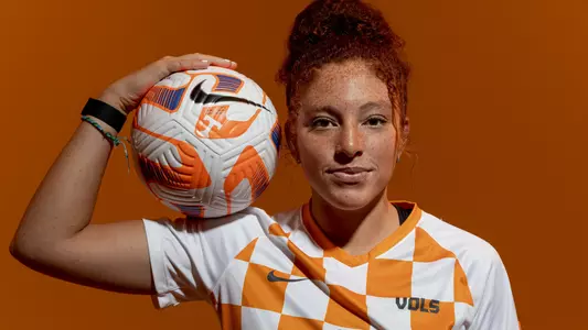 KNOXVILLE, TN - August 01, 2022 - Forward Jaida Thomas #2 of the Tennessee Lady Volunteers portrait taken during 2022 Soccer Photo Day in Knoxville, TN. Photo By Andrew Ferguson/Tennessee Athletics