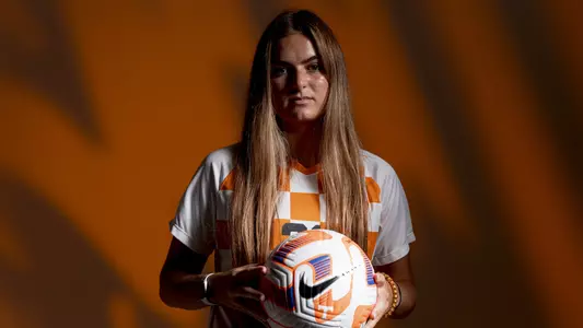KNOXVILLE, TN - August 01, 2022 - Defender/Midfielder Lawson Renie #24 of the Tennessee Lady Volunteers portrait taken during 2022 Soccer Photo Day in Knoxville, TN. Photo By Andrew Ferguson/Tennessee Athletics