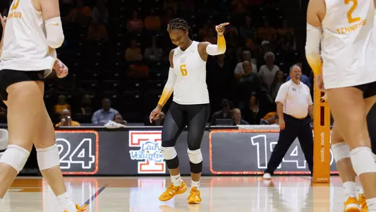 KNOXVILLE, TN - September 10, 2022 - Outside hitter Erykah Lovett #6 of the Tennessee Lady Volunteers during the game between the Norfolk State Spartans and the Tennessee Lady Volunteers at Thompson?Boling Arena in Knoxville, TN. Photo By Emma Ramsey/Tennessee Athletics