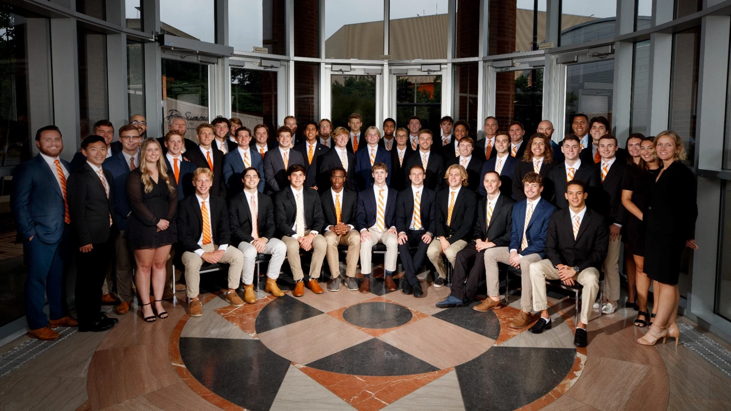 KNOXVILLE, TN - September 05, 2022 - The Vols Team Photo during the 2022 Photo Day in Knoxville, TN. Photo By John Golliher/Tennessee Athletics
