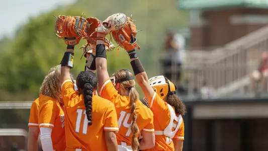 KNOXVILLE, TN - April 23, 2022 - The Tennessee Lady Volunteers during the game between the East Carolina Pirates and the Tennessee Lady Volunteers at Sherri Parker Lee Stadium in Knoxville, TN. Photo By Ian Cox/Tennessee Athletics