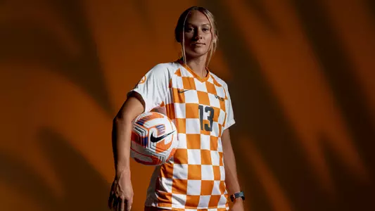 KNOXVILLE, TN - August 01, 2022 - Midfielder/Forward Taylor Huff #13 of the Tennessee Lady Volunteers portrait taken during 2022 Soccer Photo Day in Knoxville, TN. Photo By Andrew Ferguson/Tennessee Athletics