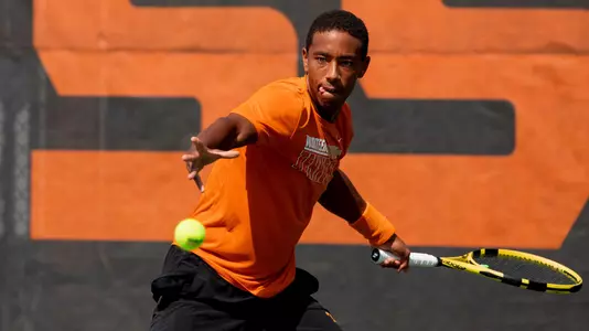 KNOXVILLE, TN - September 15, 2022 - Kent Hunter of the Tennessee Volunteers during the game between the Columbia Lions and the Tennessee Volunteers at Barksdale Stadium in Knoxville, TN. Photo By Andrew Ferguson/Tennessee Athletics