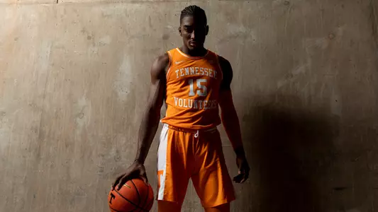 KNOXVILLE, TN - October 12, 2022 - Guard Jahmai Mashack #15 of the Tennessee Volunteers portrait taken during 2022 Photo Day at Thompson-Boling Arena in Knoxville, TN. Photo By Andrew Ferguson/Tennessee Athletics