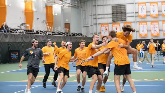 Vols Defeat Oklahoma