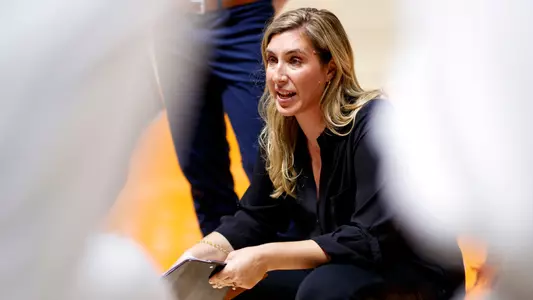 KNOXVILLE, TN - SEPTEMBER 21, 2022 - Head Coach Eve Rackham of the Tennessee Lady Volunteers during the game between the Missouri Tigers and the Tennessee Lady Volunteers at Thompson?Boling Arena in Knoxville, TN. Photo By Ian Cox/Tennessee Athletics