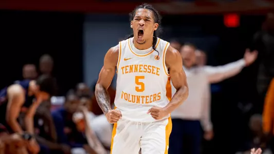 KNOXVILLE, TN - February 04, 2023 - Guard Zakai Zeigler #5 of the Tennessee Volunteers during the game between the Auburn Tigers and the Tennessee Volunteers at Thompson?Boling Arena in Knoxville, TN. Photo By Andrew Ferguson/Tennessee Athletics