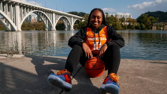 Destinee Wells Hoops Central vs. Memphis