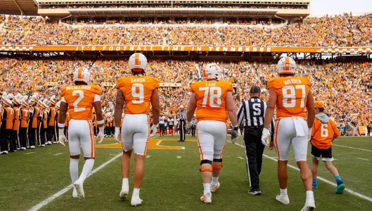 Captains 2023 Senior Day