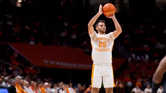 KNOXVILLE, TN - January 03, 2023 - Guard Santiago Vescovi #25 of the Tennessee Volunteers during the game between the Mississippi State Bulldogs and the Tennessee Volunteers at Thompson?Boling Arena in Knoxville, TN. Photo By Andrew Ferguson/Tennessee Athletics