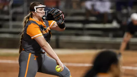 CLEARWATER, FL - FEBRUARY 10, 2023 - Pitcher Ashley Rogers #14 of the Tennessee Lady Volunteers during the game between the Illinois Fighting Illini and the Tennessee Lady Volunteers at Eddie C. Moore Softball Complex in Clearwater, FL. Photo By Kyle Zedaker