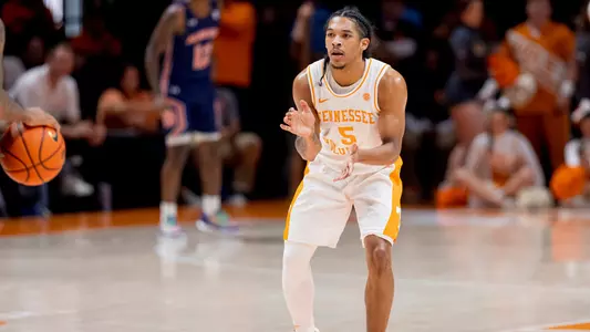KNOXVILLE, TN - February 04, 2023 - Guard Zakai Zeigler #5 of the Tennessee Volunteers during the game between the Auburn Tigers and the Tennessee Volunteers at Thompson?Boling Arena in Knoxville, TN. Photo By Andrew Ferguson/Tennessee Athletics