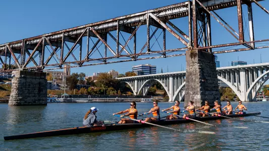KNOXVILLE, TN - October 06, 2022 - The Tennessee Lady Volunteers during practice on the Tennessee River in Knoxville, TN. Photo By Kate Luffman/Tennessee Athletics